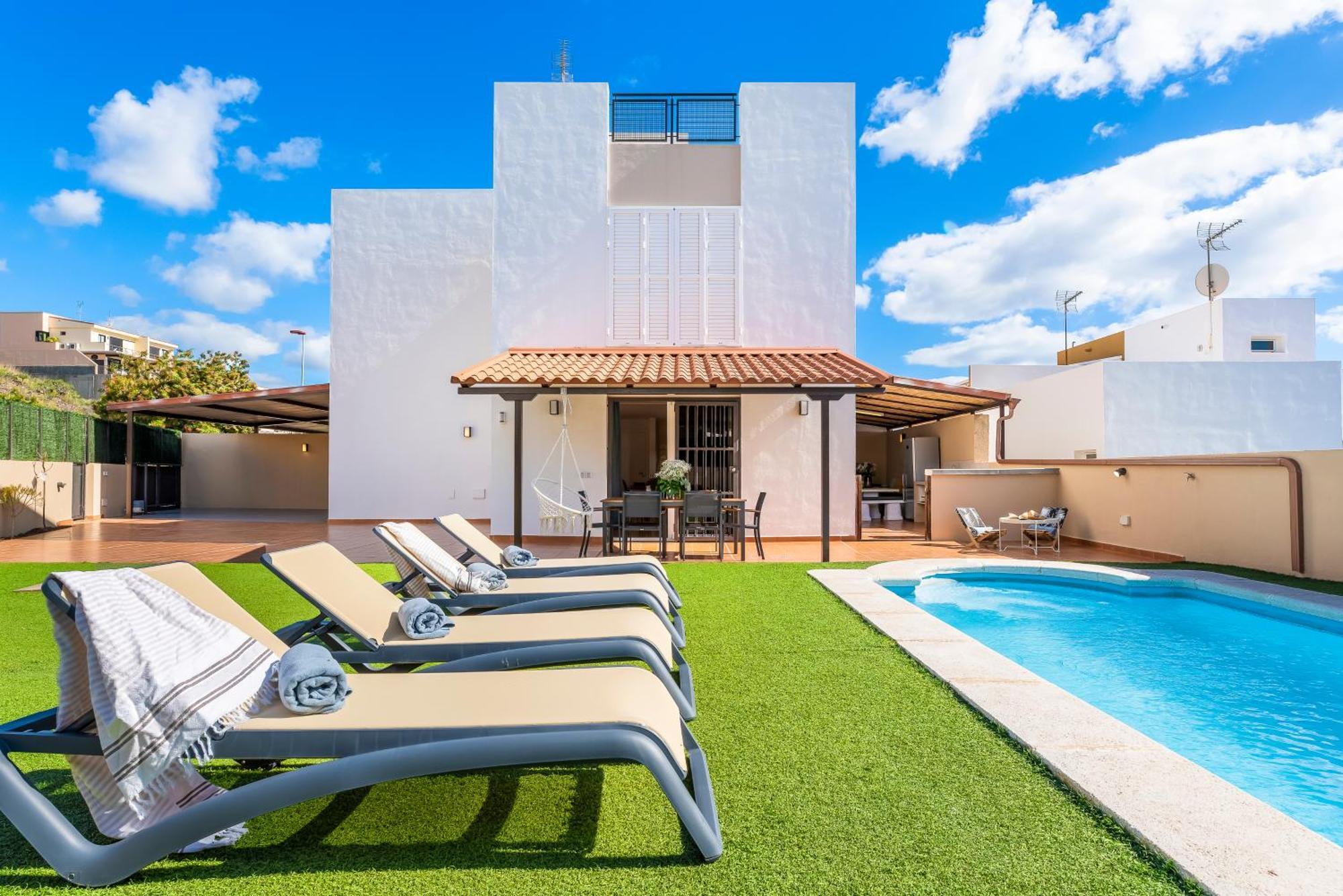 Villa Trueno Refugio De Lujo Con Piscina Climatizada Y Vistas Candelaria Luaran gambar