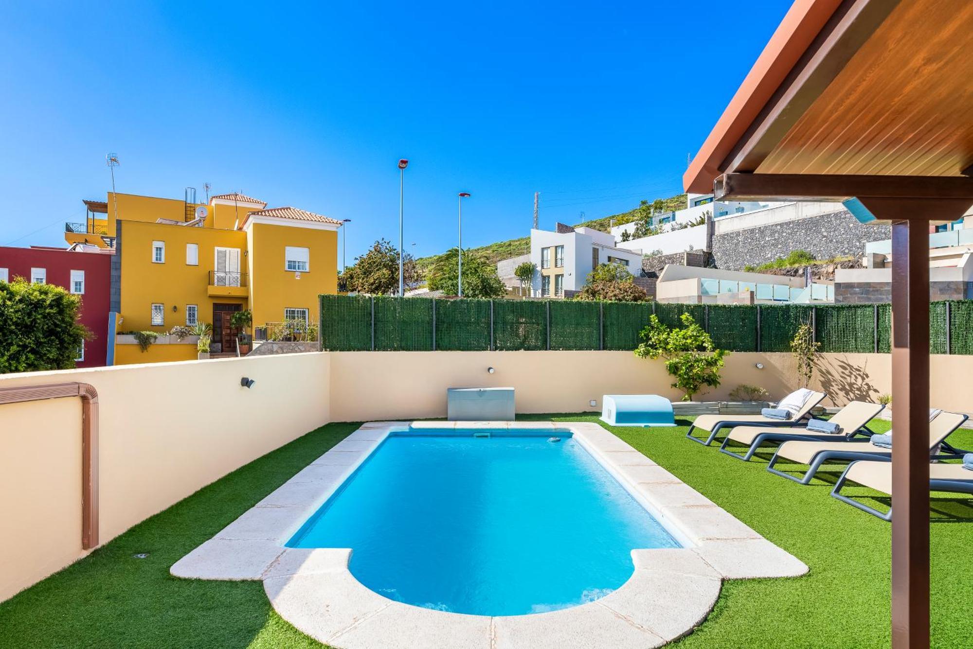 Villa Trueno Refugio De Lujo Con Piscina Climatizada Y Vistas Candelaria Luaran gambar